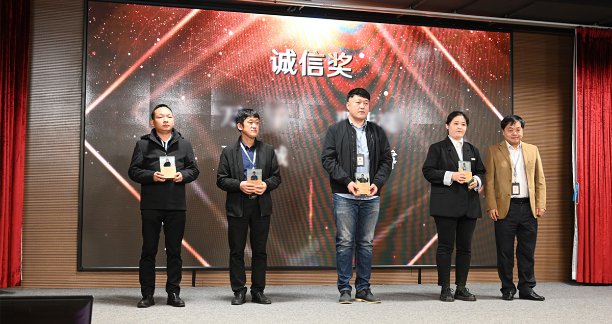 破晓出征·乘势笃行——小鸟体育集团2021年度大会暨表彰典礼精彩集锦 破晓出征·乘势笃行——小鸟体育集团2021年度大会暨表彰典礼精彩集锦