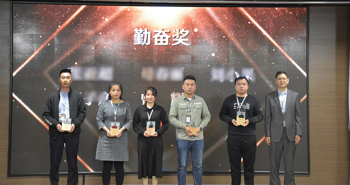破晓出征·乘势笃行——小鸟体育集团2021年度大会暨表彰典礼精彩集锦 破晓出征·乘势笃行——小鸟体育集团2021年度大会暨表彰典礼精彩集锦