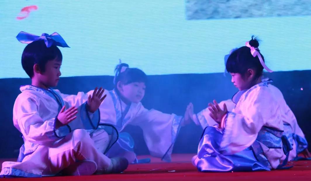 厚积薄发,小鸟体育正当时——2018小鸟体育年会精彩回顾 厚积薄发,小鸟体育正当时——2018小鸟体育年会精彩回顾