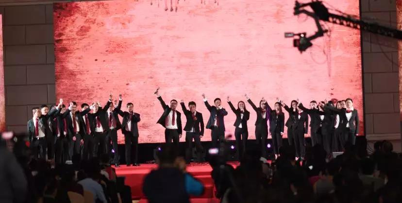 厚积薄发,小鸟体育正当时——2018小鸟体育年会精彩回顾 厚积薄发,小鸟体育正当时——2018小鸟体育年会精彩回顾