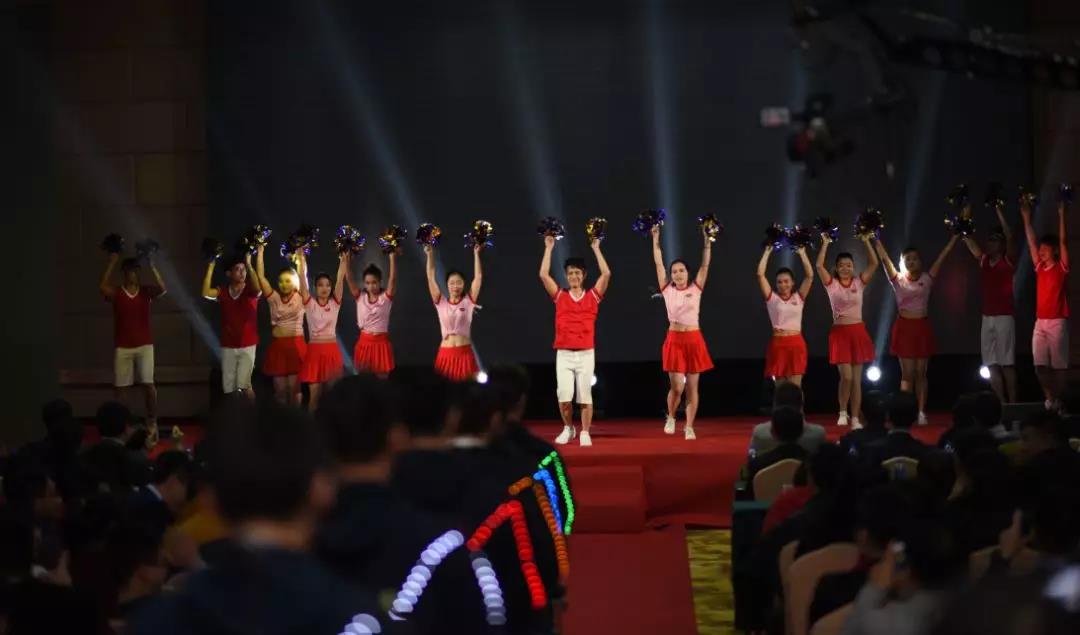 厚积薄发,小鸟体育正当时——2018小鸟体育年会精彩回顾 厚积薄发,小鸟体育正当时——2018小鸟体育年会精彩回顾