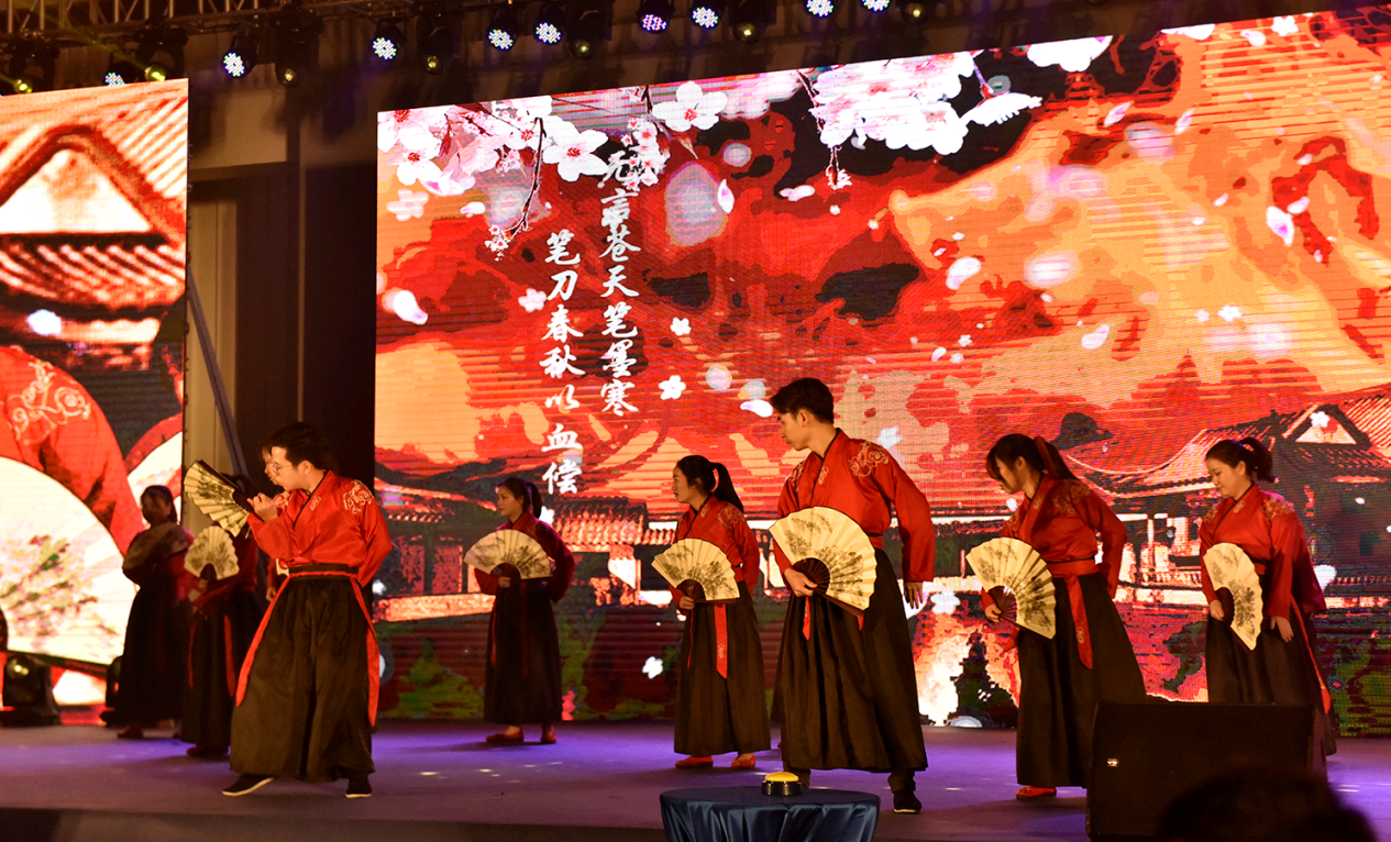 百舸争流,奋楫者先——小鸟体育集团2020年会精彩回顾 百舸争流,奋楫者先——小鸟体育集团2020年会精彩回顾
